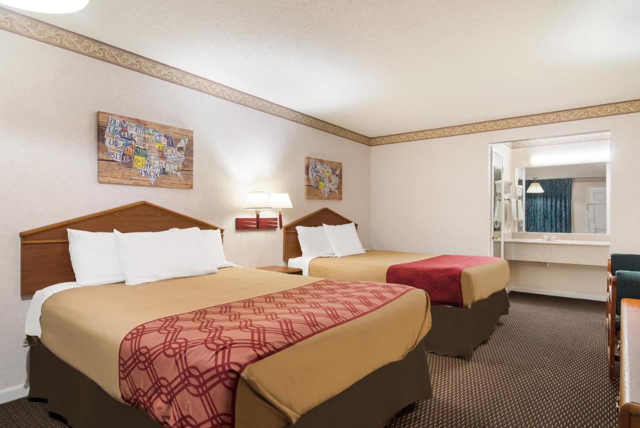 Econo Lodge Calhoun Esterno foto